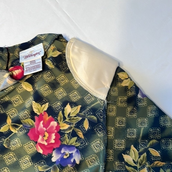 VTG Worthington Women's Floral Retro Top Sz Medium Short Sleeve Green Design - Picture 7 of 7